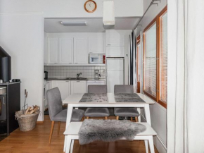 Holiday Home Karhunvartijan tupa a6 by Interhome